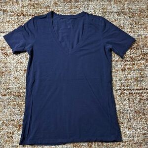 ❤️SOLD❤️Lululemon Blue V-Neck Tee